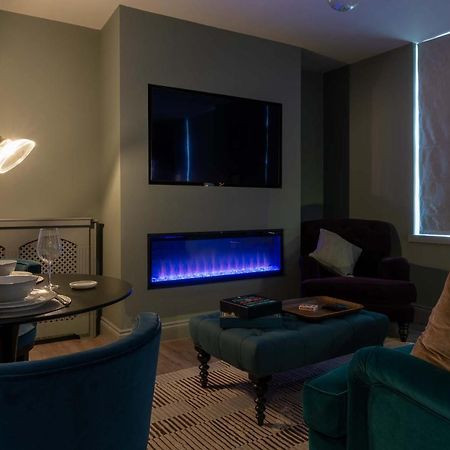 Beautiful Modern 1 Bedroom Apartment, City Centre Бат Екстериор снимка
