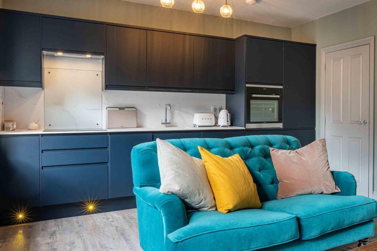 Beautiful Modern 1 Bedroom Apartment, City Centre Бат Екстериор снимка