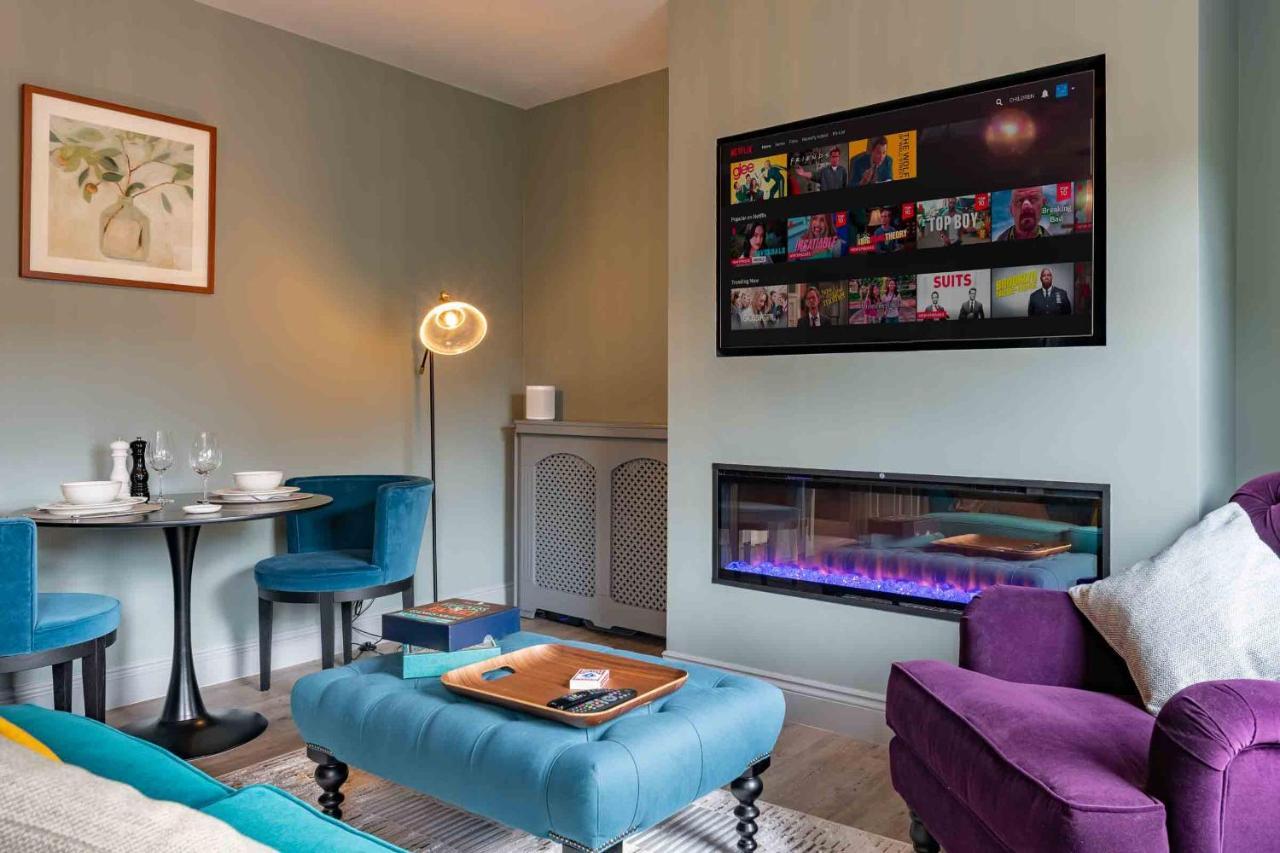 Beautiful Modern 1 Bedroom Apartment, City Centre Бат Екстериор снимка