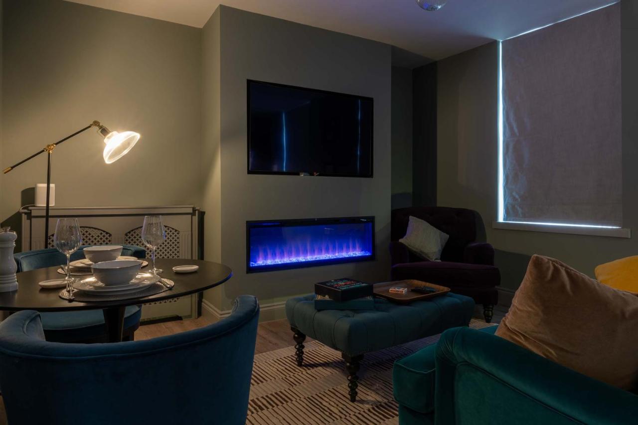 Beautiful Modern 1 Bedroom Apartment, City Centre Бат Екстериор снимка